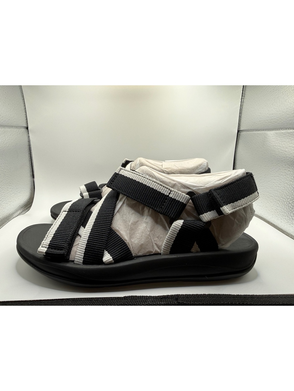 Camper Women’s X strap Sandal in Black/White Size 8